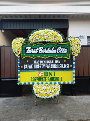 Papan Bunga Duka di Kubutambahan
