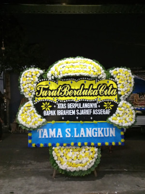 Papan Bunga Duka di Kubutambahan